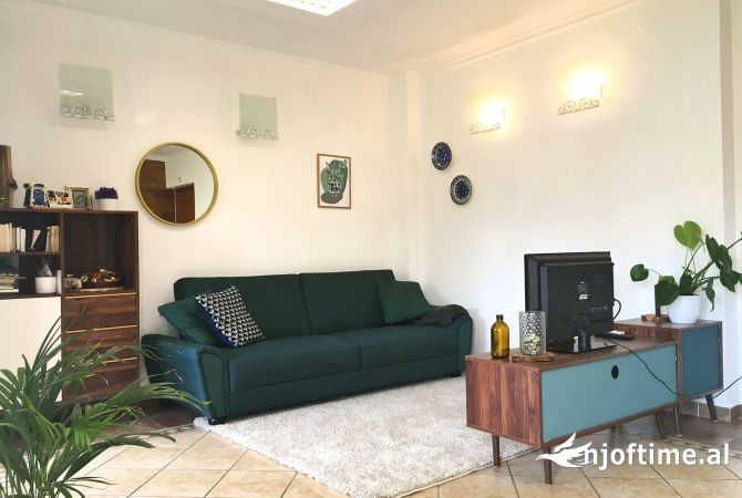 Shtepi me qera Apartament ne Tirane, 2+1, Mobilimi E mobiluar, Pagesa 550  Euro.