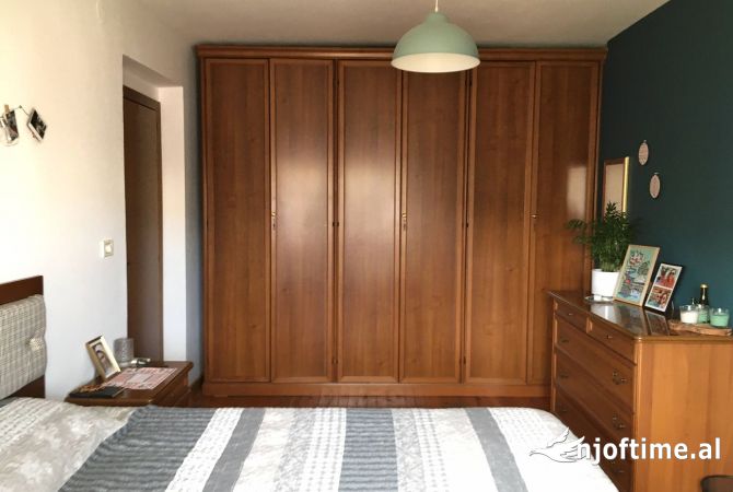 Shtepi me qera Apartament ne Tirane, 2+1, Mobilimi E mobiluar, Pagesa 550  Euro.