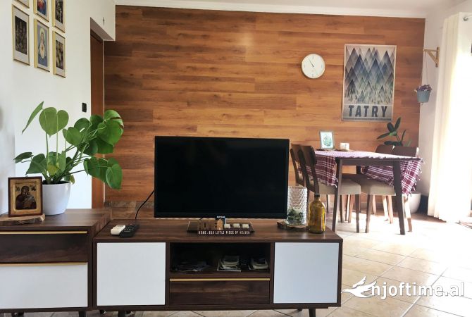 Shtepi me qera Apartament ne Tirane, 2+1, Mobilimi E mobiluar, Pagesa 550  Euro.