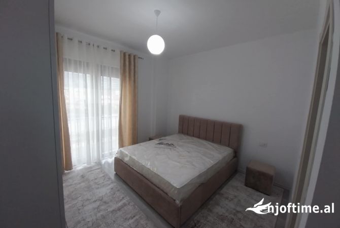 Shtepi me qera Apartament ne Tirane, 2+1, Mobilimi E mobiluar, Pagesa 600  Euro.