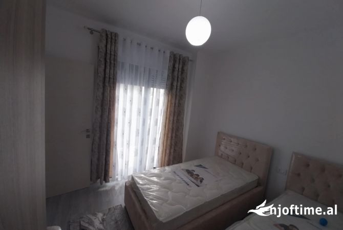 Shtepi me qera Apartament ne Tirane, 2+1, Mobilimi E mobiluar, Pagesa 600  Euro.