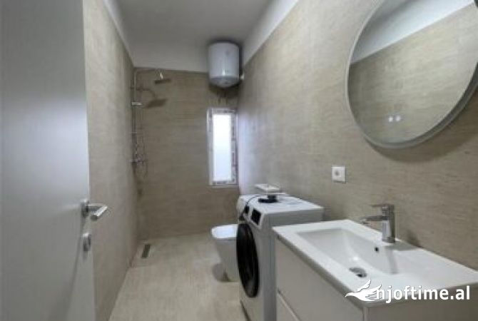 Shtepi me qera Shtepi Private ne Tirane, 1+1, Mobilimi E mobiluar, Pagesa 450  Euro.