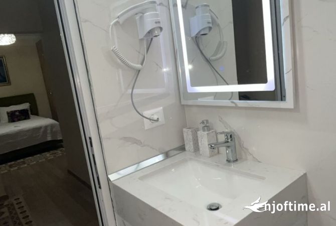 Shtepi me qera Apartament ne Tirane, 1+1, Mobilimi E mobiluar, Pagesa 500  Euro.