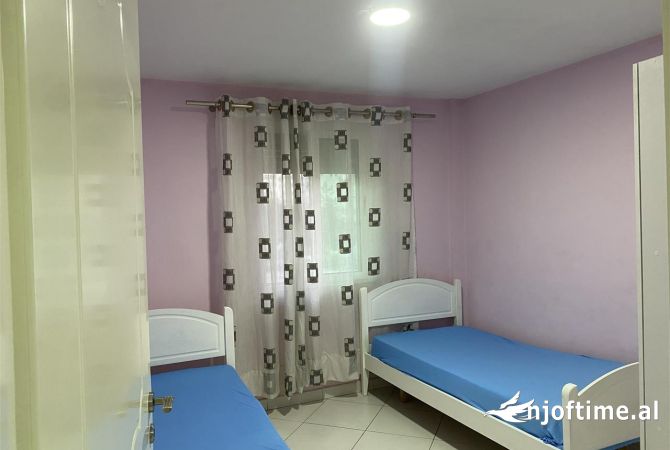 Shtepi me qera Shtepi Private ne Tirane, 2+1, Mobilimi E mobiluar, Pagesa 700  Euro.