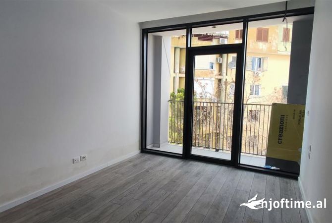 Shtepi me qera Apartament ne Tirane, 2+1, Mobilimi Bosh, pa mobiluar, Pagesa 1,300  Euro.
