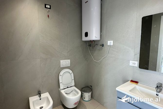 Shtepi me qera Apartament ne Tirane, 2+1, Mobilimi Bosh, pa mobiluar, Pagesa 1,500  Euro.