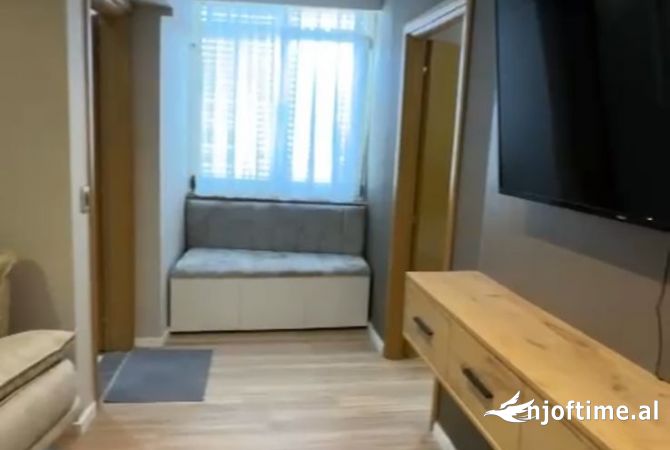 Shtepi ne shitje Apartament ne Tirane, 2+1, Mobilimi E mobiluar, Pagesa 235,000  Euro.