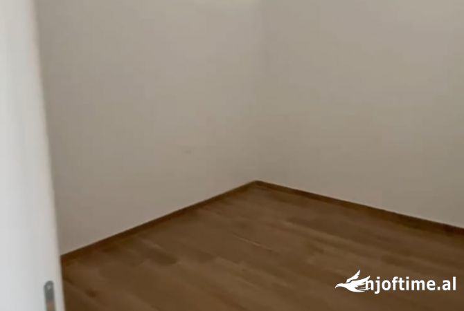 Shtepi me qera Apartament ne Tirane, 2+1, Mobilimi Bosh, pa mobiluar, Pagesa 550  Euro.