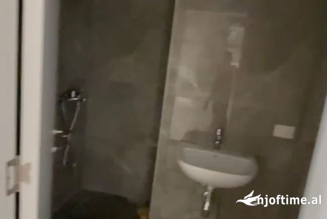 Shtepi me qera Apartament ne Tirane, 2+1, Mobilimi Bosh, pa mobiluar, Pagesa 550  Euro.