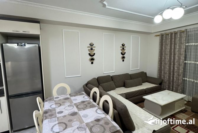 Shtepi me qera Apartament ne Tirane, 1+1, Mobilimi E mobiluar, Pagesa 600  Euro.