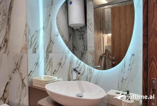 Shtepi me qera Apartament ne Tirane, 2+1, Mobilimi E mobiluar, Pagesa 1,400  Euro.