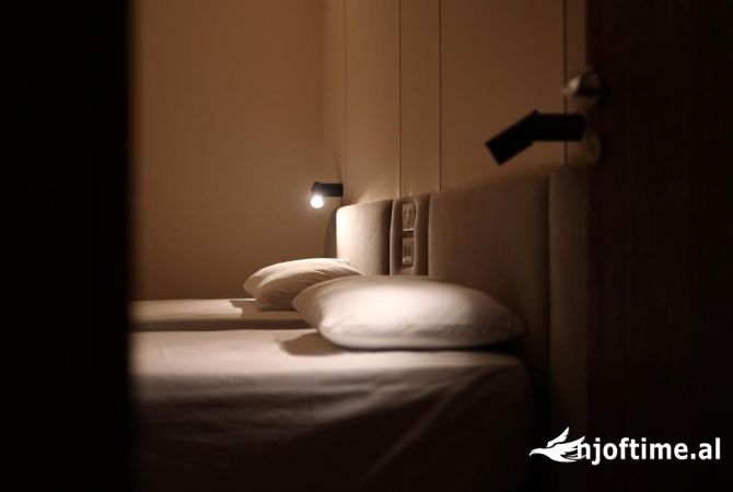 Shtepi me qera Apartament ne Tirane, 2+1, Mobilimi E mobiluar, Pagesa 1,400  Euro.