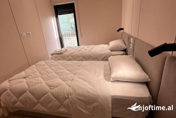 Shtepi me qera 2+1 ne Tirane - 1,400 Euro