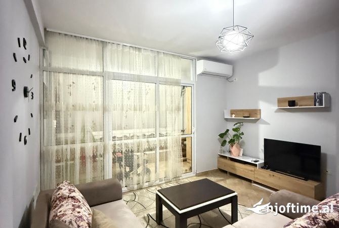 Shtepi me qera Apartament ne Tirane, 1+1, Mobilimi E mobiluar, Pagesa 420  Euro.