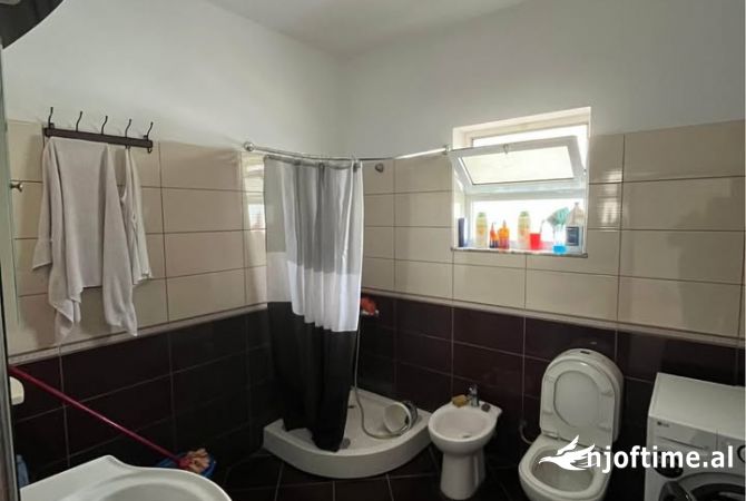 Shtepi me qera 3+1 ne Tirane - 380 Euro