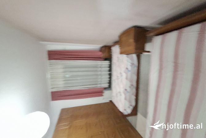 Shtepi me qera Apartament ne Tirane, 2+1, Mobilimi E mobiluar, Pagesa 450  Euro.