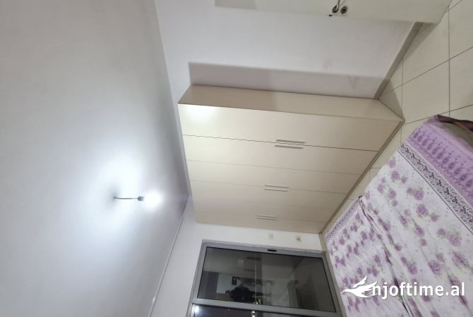 Shtepi me qera Apartament ne Tirane, 2+1, Mobilimi E mobiluar, Pagesa 450  Euro.