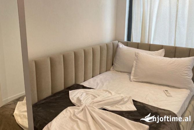 Shtepi me qera Apartament ne Tirane, 2+1, Mobilimi E mobiluar, Pagesa 1,200  Euro.