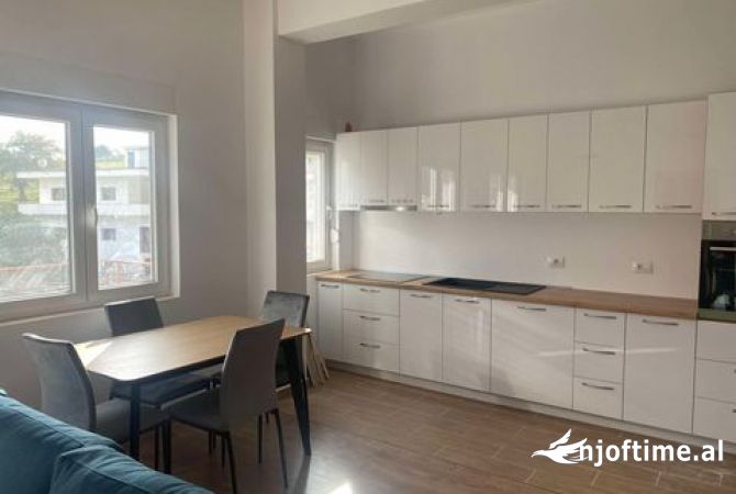 Shtepi me qera 1+1 ne Tirane - 30,000 Leke