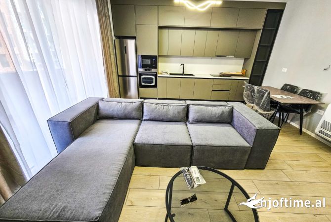 Shtepi me qera Apartament ne Tirane, 2+1, Mobilimi E mobiluar, Pagesa 900  Euro.