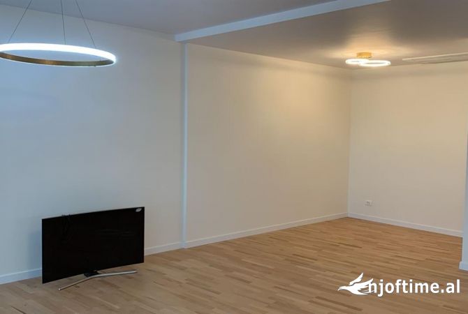 Shtepi me qera 2+1 ne Tirane - 1,500 Euro