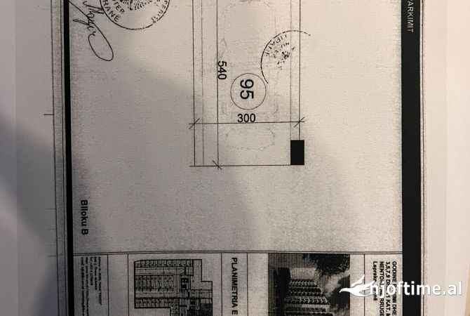 Shtepi ne shitje Apartament ne Tirane, 2+1, Mobilimi Bosh, pa mobiluar, Pagesa 200,000  Euro.