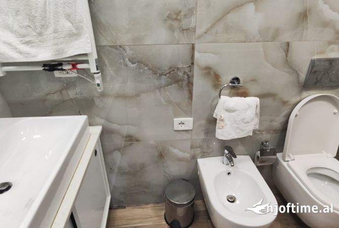 Shtepi ne shitje Apartament ne Tirane, 2+1, Mobilimi E mobiluar, Pagesa 207,000  Euro.