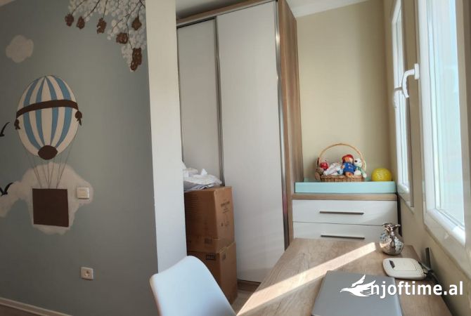 Shtepi ne shitje Apartament ne Tirane, 2+1, Mobilimi E mobiluar, Pagesa 207,000  Euro.