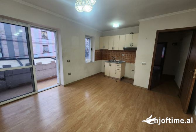 Shtepi ne shitje 1+1 ne Tirane - 120,000 Euro