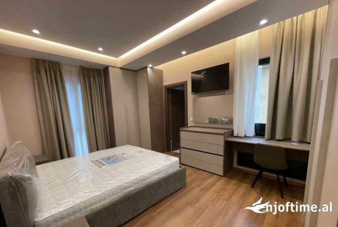 Shtepi me qera Apartament ne Tirane, 2+1, Mobilimi E mobiluar, Pagesa 830  Euro.