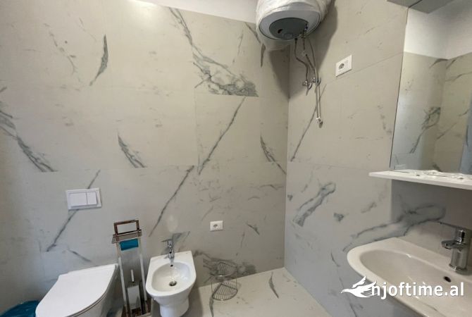 Shtepi me qera Apartament ne Tirane, 2+1, Mobilimi E mobiluar, Pagesa 830  Euro.