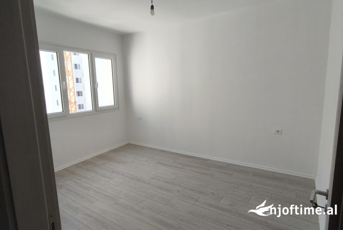 Jepet me qera apartament 2+1 River Residence