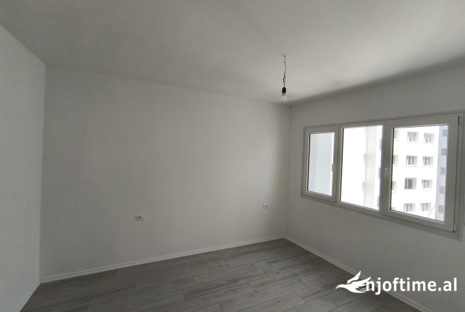 Ambient biznesi me qera 3+1 ne Tirane - 550 Euro