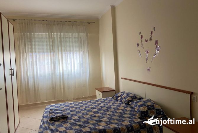 Shtepi me qera Apartament ne Tirane, 1+1, Mobilimi E mobiluar, Pagesa 450,000  Leke.