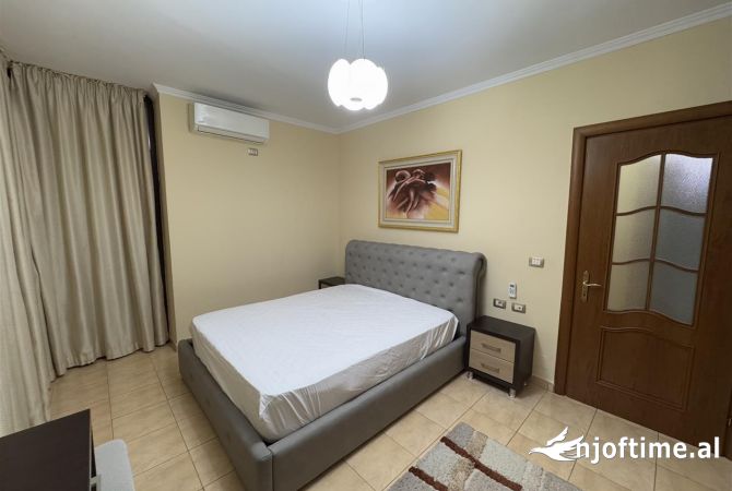 Shtepi me qera 2+1 ne Tirane - 1,000 Euro