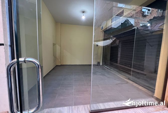 Ambient biznesi ne shitje 1+1 ne Tirane - 105,000 Euro