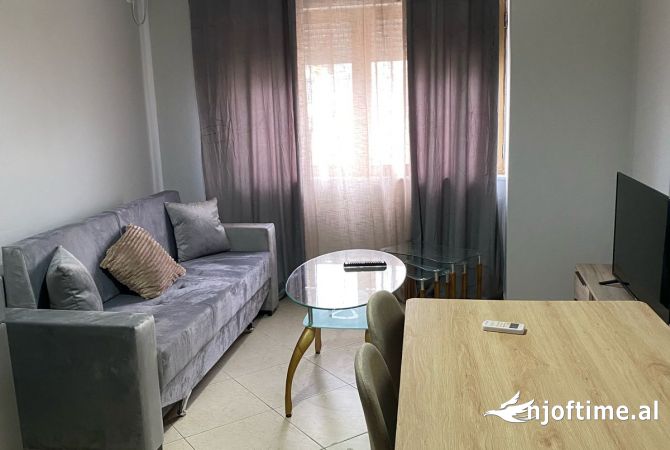 Shtepi me qera 2+1 ne Tirane - 700 Euro