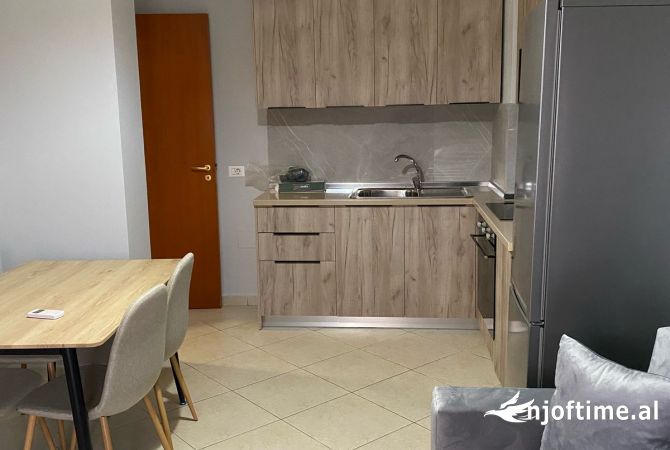 Shtepi me qera 2+1 ne Tirane - 700 Euro