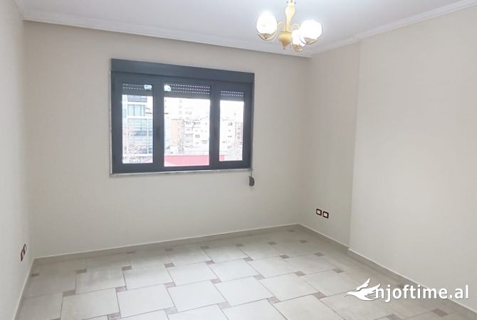 Shtepi me qera 3+1 ne Tirane - 1,000 Euro