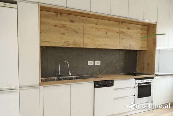 Shtepi me qera Apartament ne Tirane, 2+1, Mobilimi Pjeserisht e mobiluar, Pagesa 600  Euro.