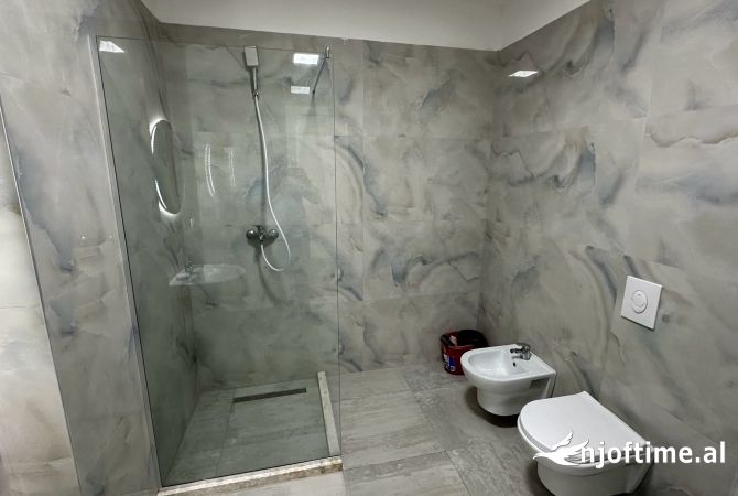 Shtepi me qera Apartament ne Tirane, 1+1, Mobilimi E mobiluar, Pagesa 500  Euro.