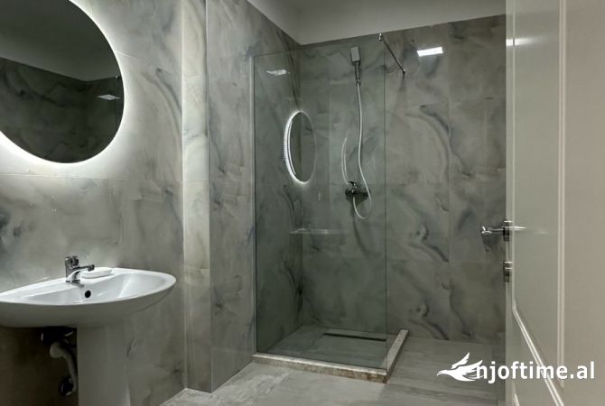 Shtepi me qera Apartament ne Tirane, 1+1, Mobilimi E mobiluar, Pagesa 500  Euro.