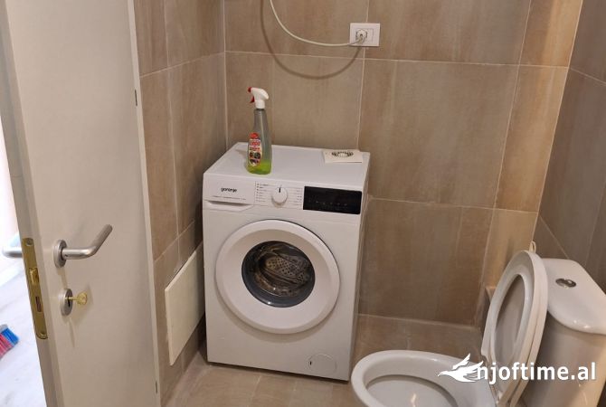 Shtepi me qera Apartament ne Tirane, 2+1, Mobilimi E mobiluar, Pagesa 500  Euro.
