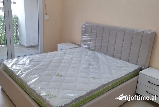 Shtepi me qera Apartament ne Tirane, 2+1, Mobilimi E mobiluar, Pagesa 500  Euro.