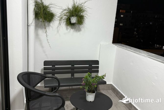 Shtepi me qera Apartament ne Tirane, 1+1, Mobilimi E mobiluar, Pagesa 500  Euro.