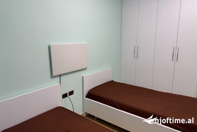 Shtepi me qera Apartament ne Tirane, 2+1, Mobilimi E mobiluar, Pagesa 700  Euro.