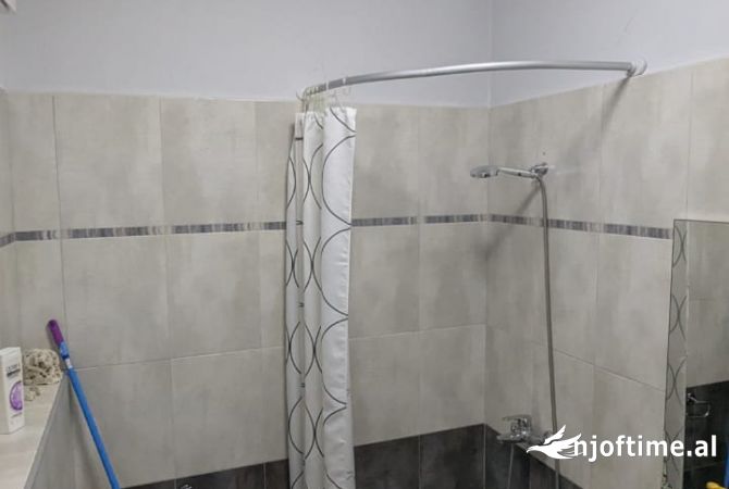 Shtepi me qera Apartament ne Tirane, 1+1, Mobilimi E mobiluar, Pagesa 600  Euro.