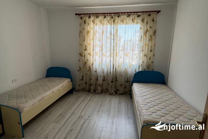 Shtepi me qera Apartament ne Tirane, 2+1, Mobilimi E mobiluar, Pagesa 500  Euro.
