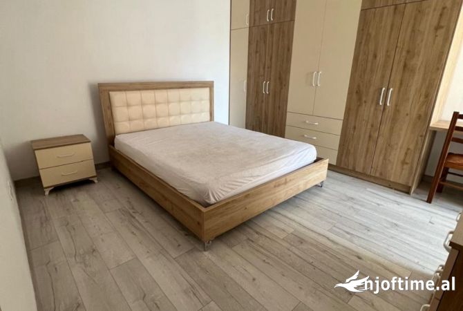 Shtepi me qera Apartament ne Tirane, 2+1, Mobilimi E mobiluar, Pagesa 500  Euro.