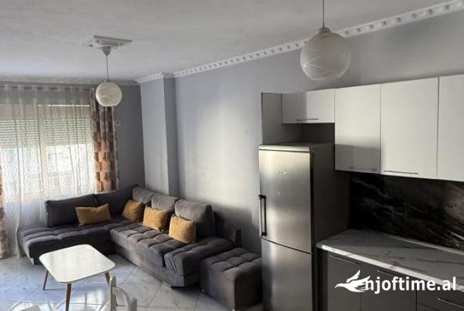 Shtepi me qera 2+1 ne Tirane - 450 Euro
